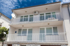 Apartments with a parking space Crikvenica - 16891